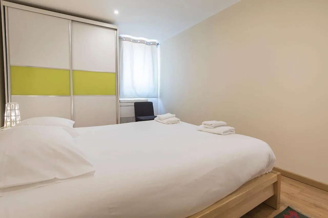 Martim Moniz Charming By Lisbon Village Apartments