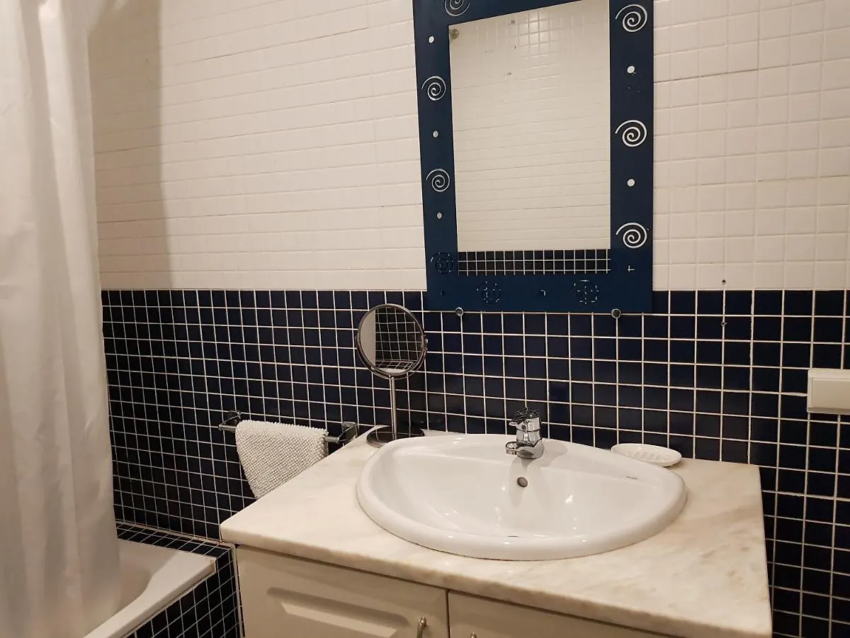 Martim Moniz Charming By Lisbon Village Apartments